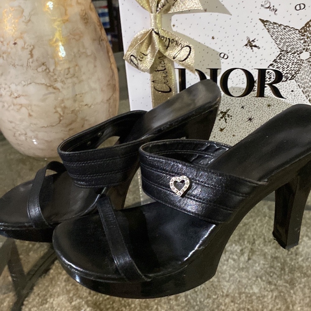 Guess heels